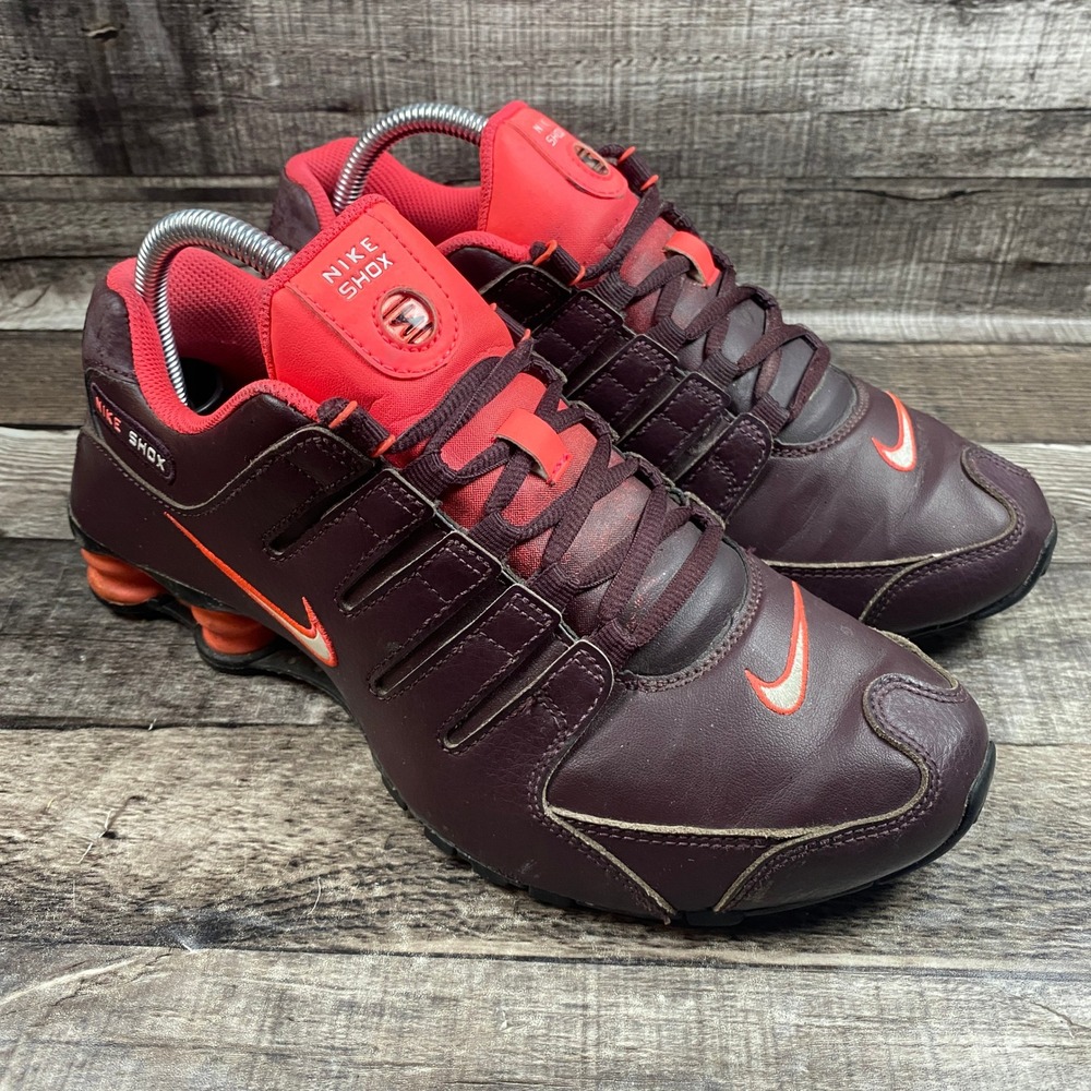 Nike Shox NZ Burgundy Crimson Red Leather Running Shoes 488312-602 Womens Size 9